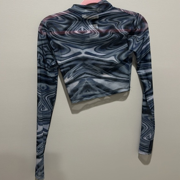 NWT Beige‎ Botany Marble Pattern Long Sleeve Crop Top - Picture 3 of 5